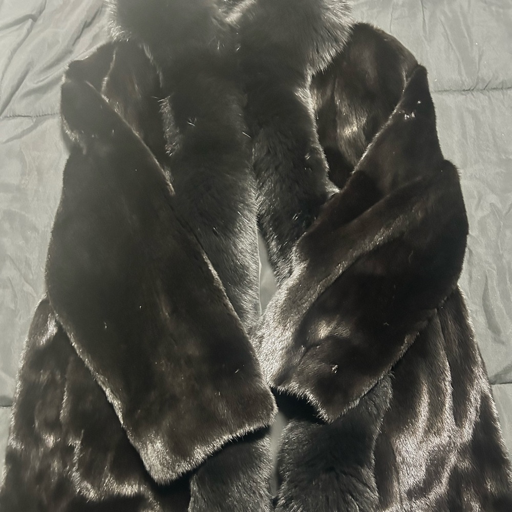 BURGUNDY QUALITY
MINK [MUSTELA VISON]
